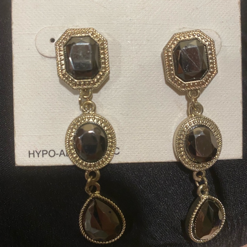 Alfani dangling earrings